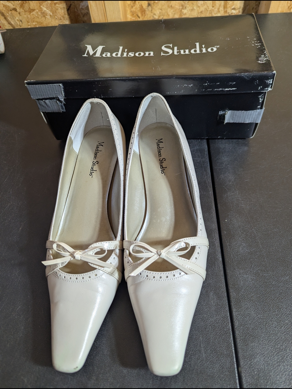 Madison Studio Cream Pointed Toe Bow 1.5" Heels